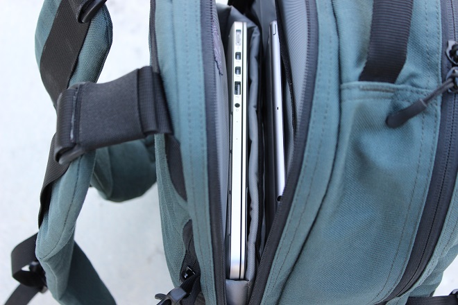 Alpha One Niner EVADE Review - laptop compartment, macbook pro and iPad Mini