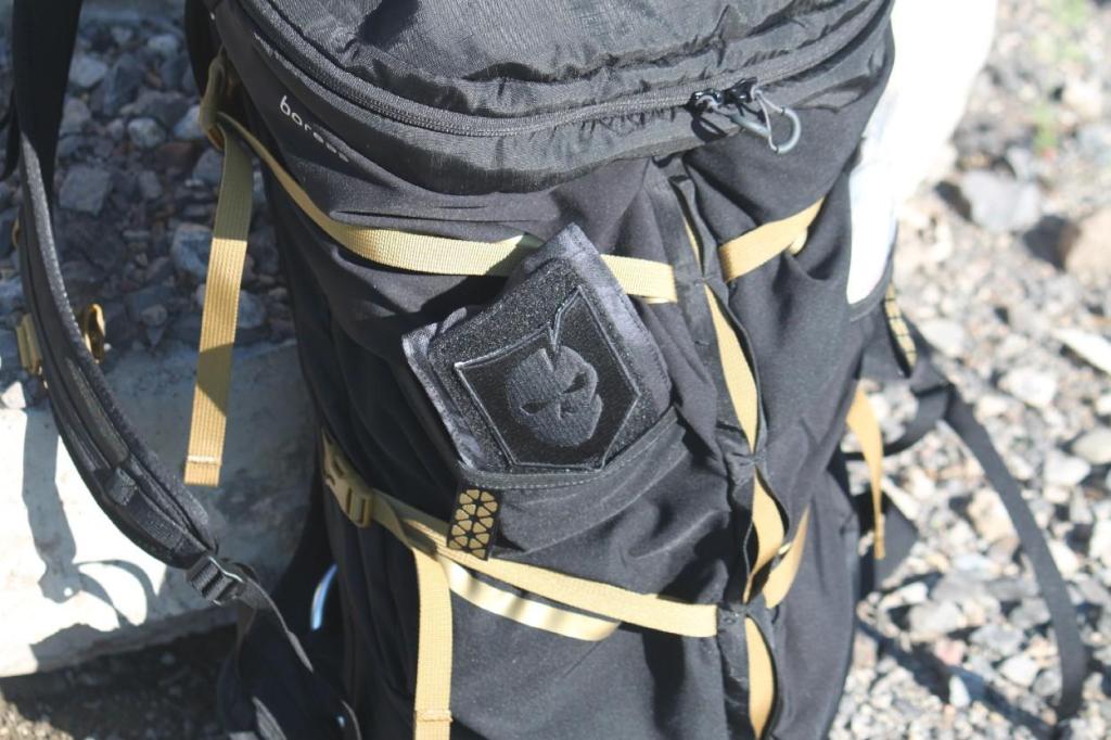 Boreas bootlegger review hopper side strech pocket