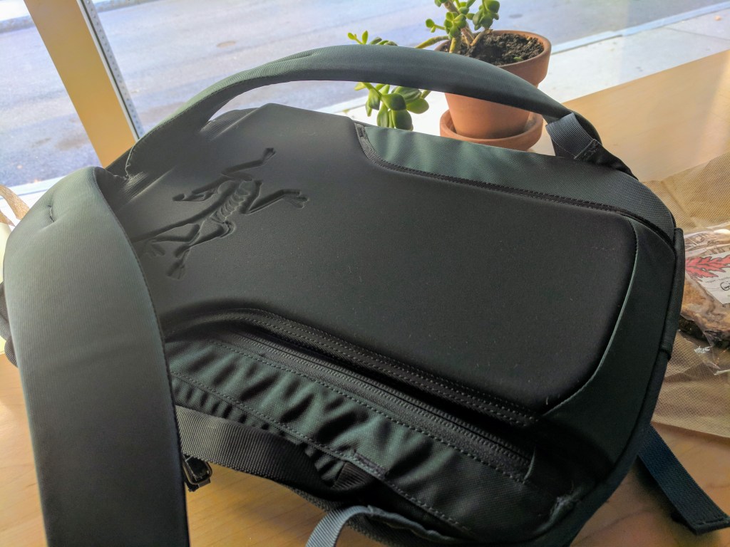 Arc'teryx Blade 6 review back panel shot