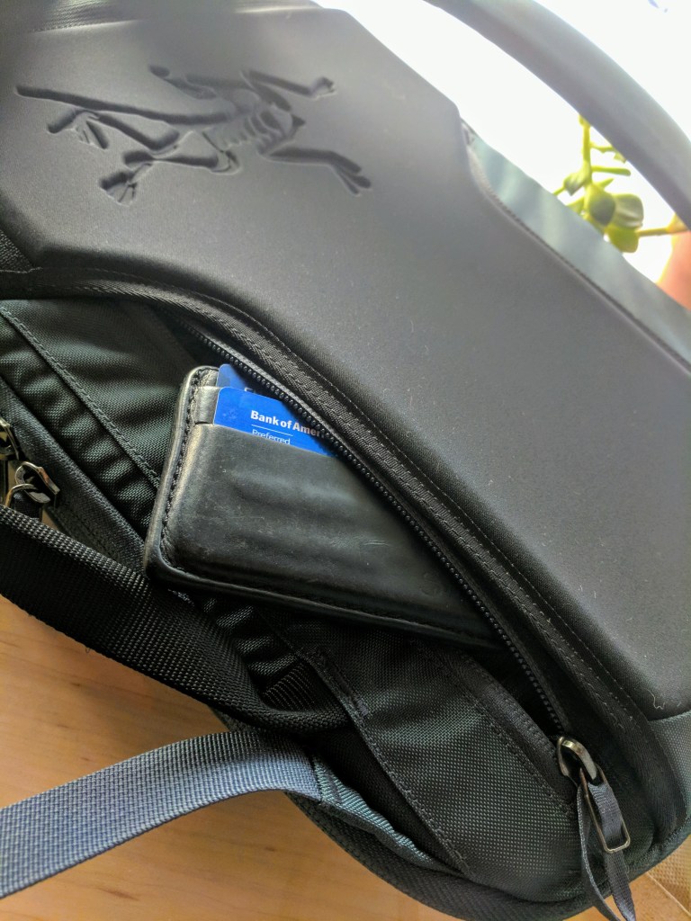Arc'teryx Blade 6 review back panel pocket