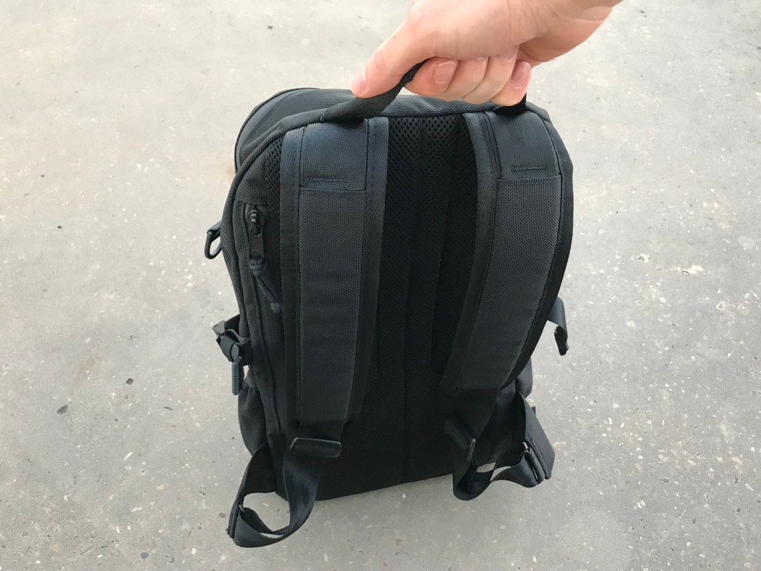 Arktype Dashpack Review Grab Handle