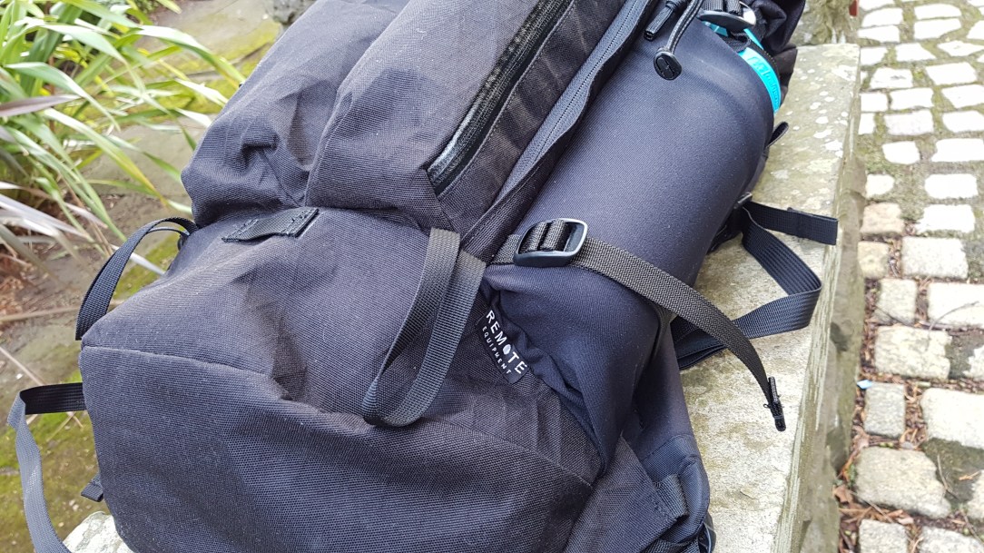 Remote Equipment Alpha 31 Backpack stretch bottle pockets