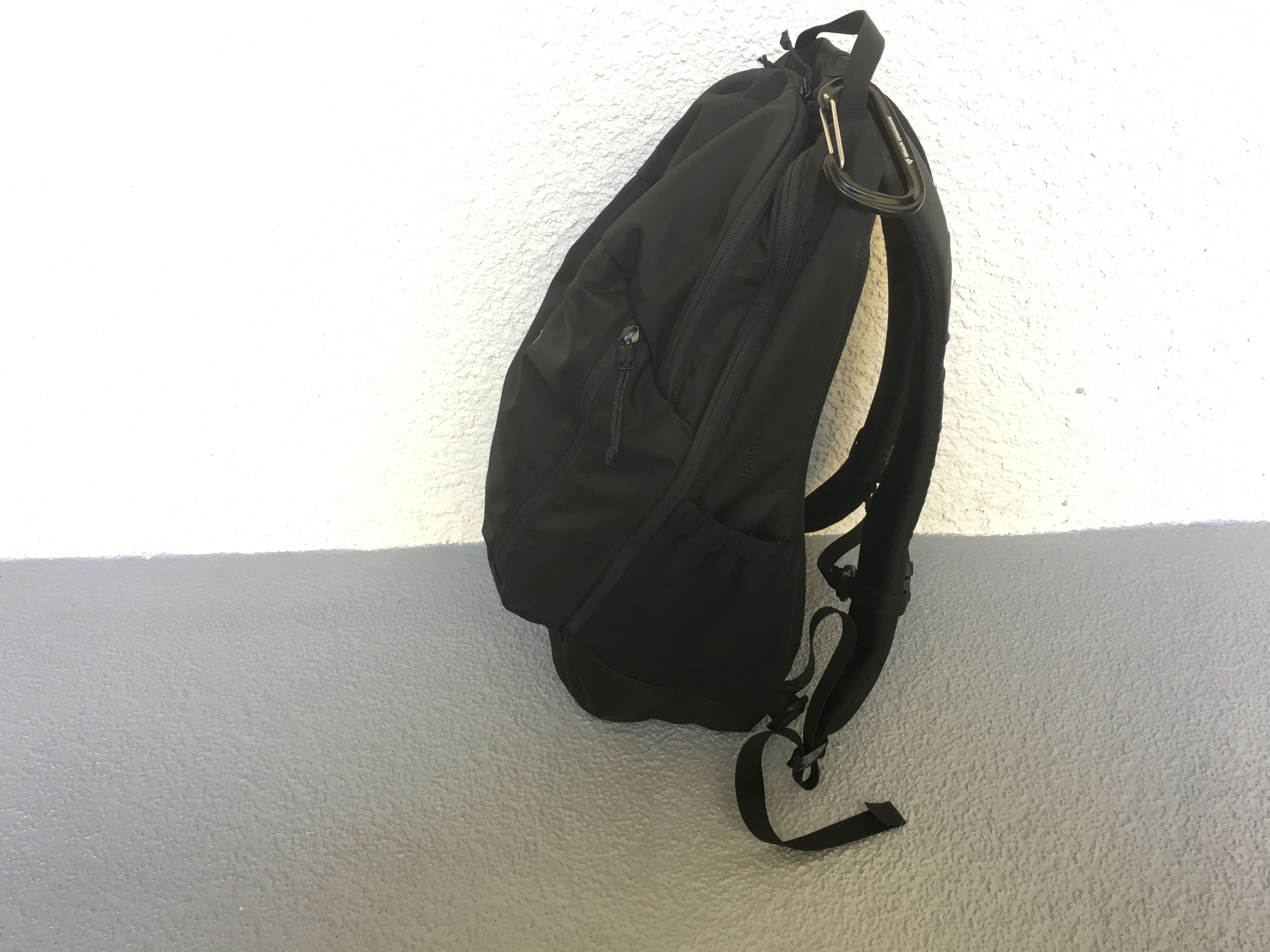 Arcteryx Mantis backpack review side view with carabiner
