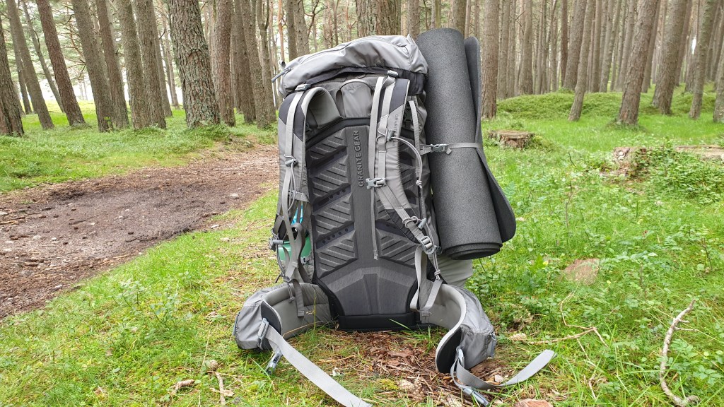 Massdrop X Granite Gear Crown2 backpack review back panel straps belt mesh 