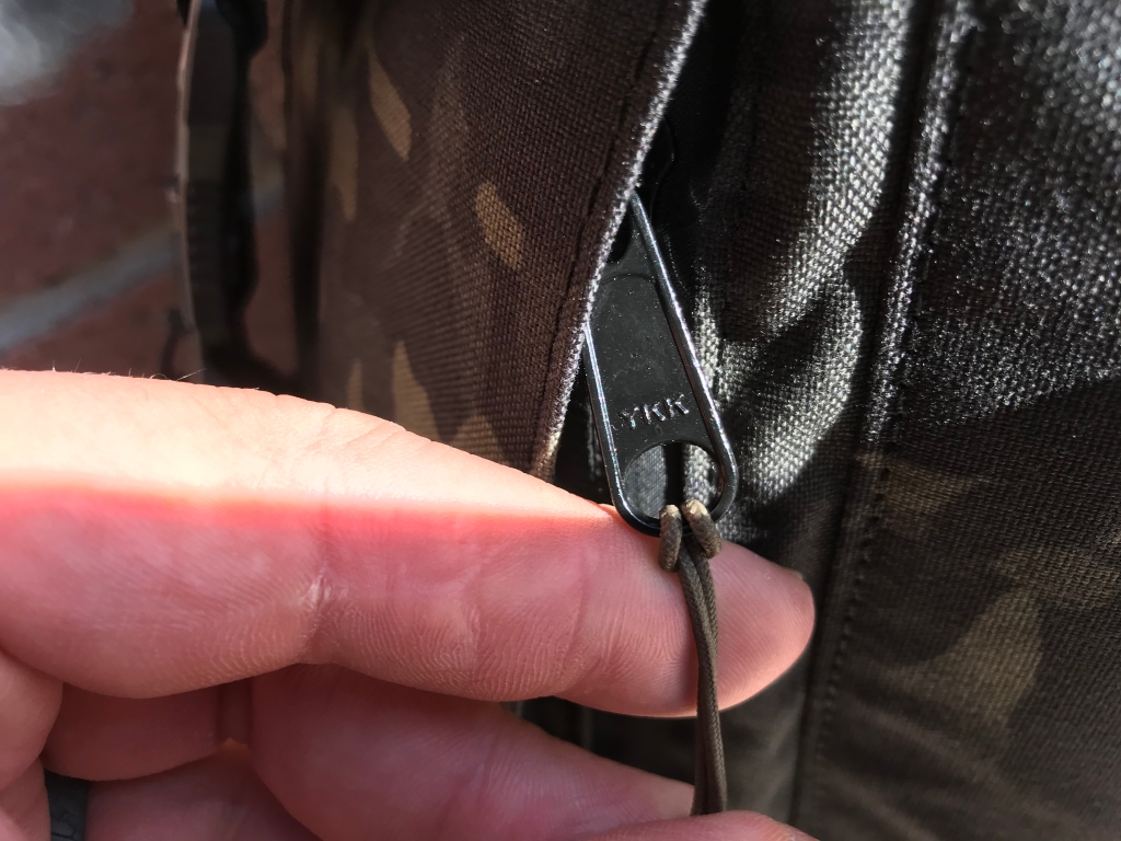 Mission Workshop Spar Multicam Black Sling Review ykk zipper