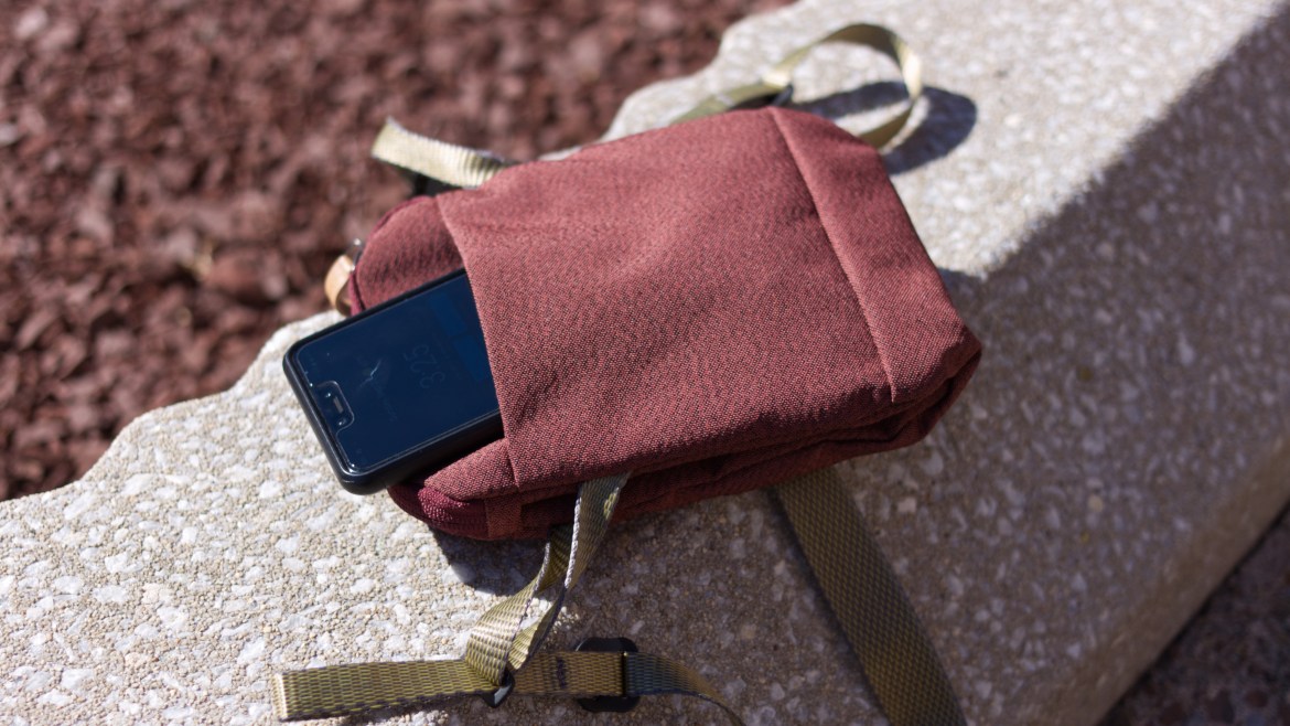 Bellroy City Pouch Review rear pocket