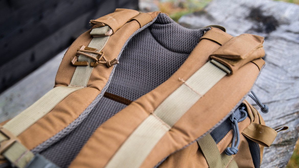 Mystery Ranch Futura Harness backpack design