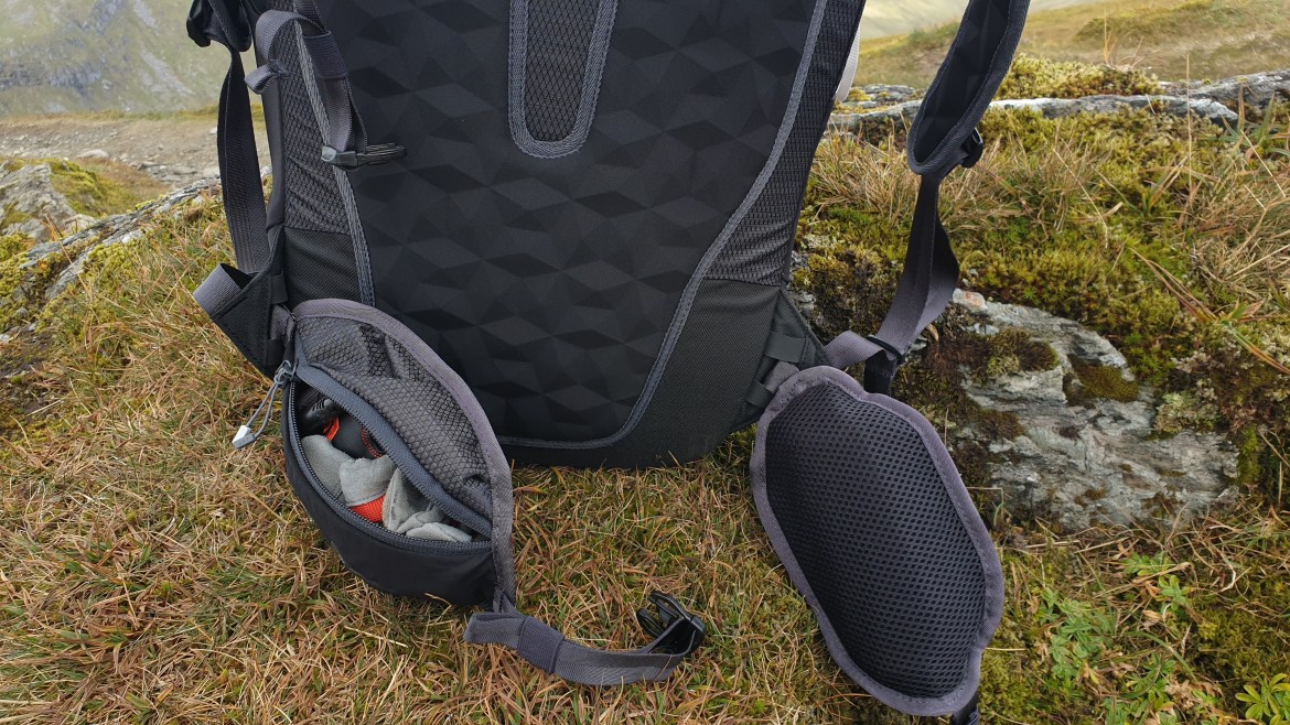 Heimplanet Ellipse 25 padded belt pocket review stretch fabric