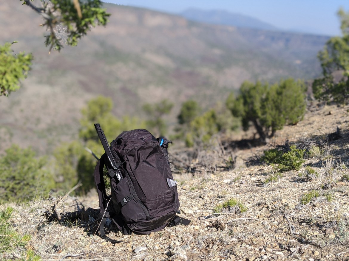 EVERGOODS MPL30v2 Review hiking with bag in mountains