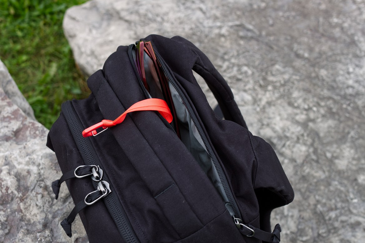 EVERGOODS CPL24 V2 Review stash pocket with glasses