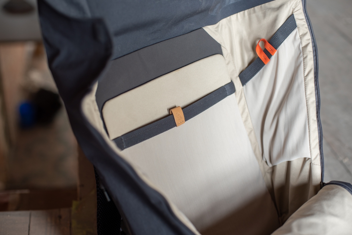 Bellroy Apex review internal pockets and sleeves