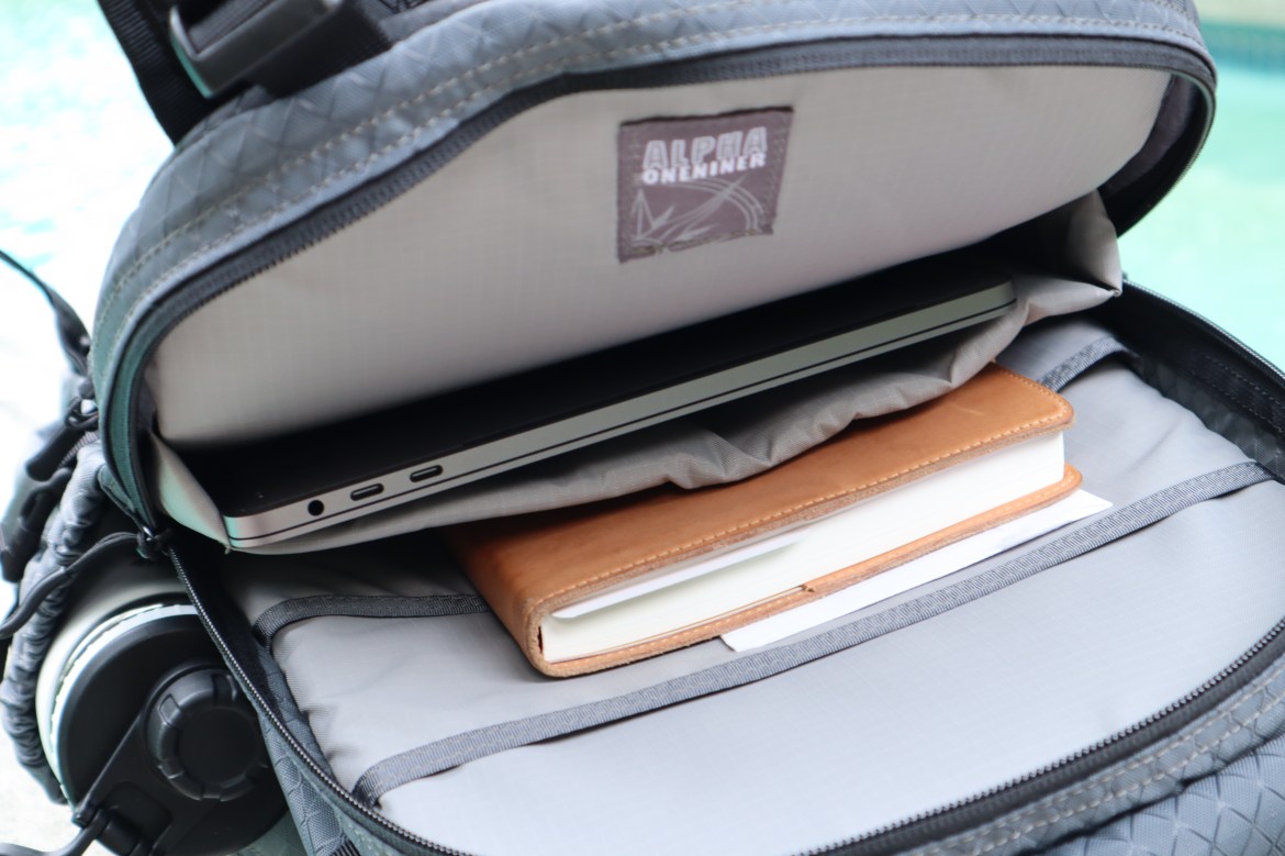 Alpha OneNiner A19 Evade 1.5 Review laptop compartment with notebook mbp
