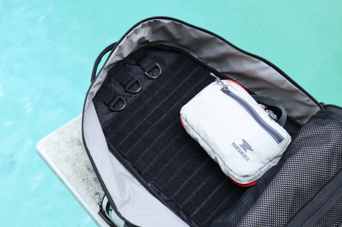 Alpha OneNiner A19 Evade 1.5 Review back panel loop lined